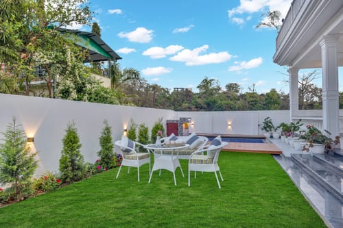 The Kimadi House | 4-BHK English-Style Villa With Rooftop, Pool & Mussoorie Views – 4 bedroom villa in Dehradun, Uttarakhand