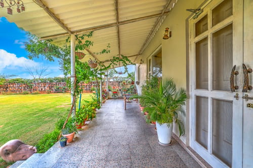 Aravale Farm | Pet-friendly 4-BHK Farmhouse With Private Pool, 2-Acre Lush Garden & Aravali Views – 4 bedroom villa in Delhi Ncr, Delhi