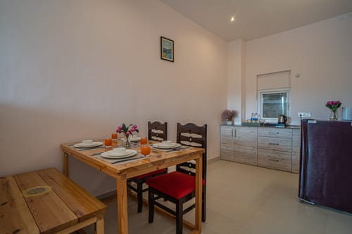 Adrushya | Charming 2-BHK with In-House Karaoke & Restaurant – 2 bedroom villa in Mukteshwar, Uttarakhand