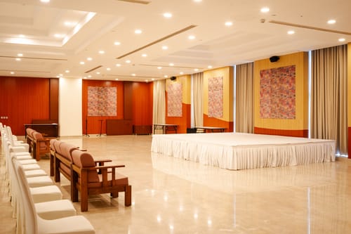 Eternal Oasis City View Suite | Elegant 1-Room Retreat With Restaurant, Banquet Hall & Lift – 1 bedroom villa in Delhi-ncr, Haryana