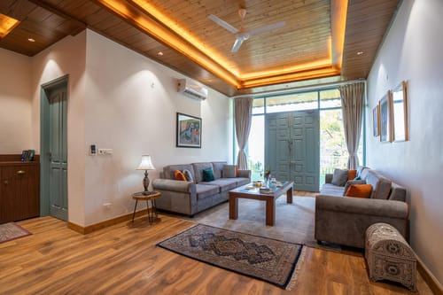 Haze @ Aykon Estate W/ Outdoor Pool – 3 bedroom villa in Kasauli, Himachal Pradesh