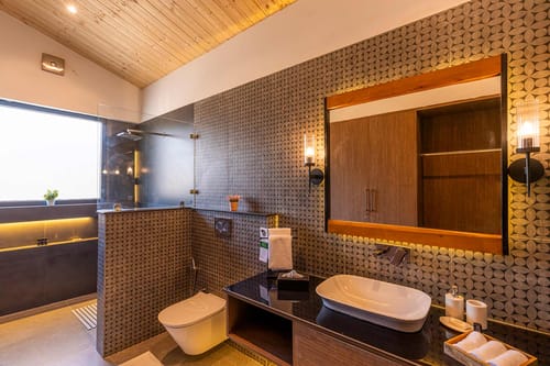 3 Rooms @ Savara w/ Heated Infinity Pool and Jacuzzi Villa in Kasauli
 – 3 bedroom villa in Kasauli, Himachal Pradesh