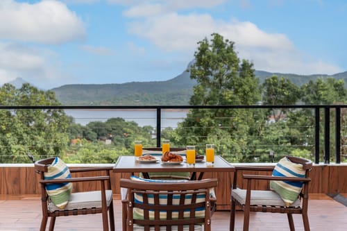 La Rive – 5 bedroom villa in Lonavala, Maharashtra