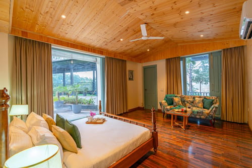 Utopia @ Aykon Estate w/ Outdoor Pool – 8 bedroom villa in Kasauli, Himachal Pradesh