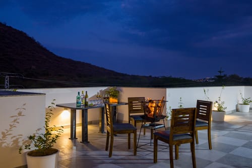 Kasturi | Pet-Friendly Rooms With Views of Sajjangarh Palace & Plunge Pool – 2 bedroom villa in Udaipur, Rajasthan