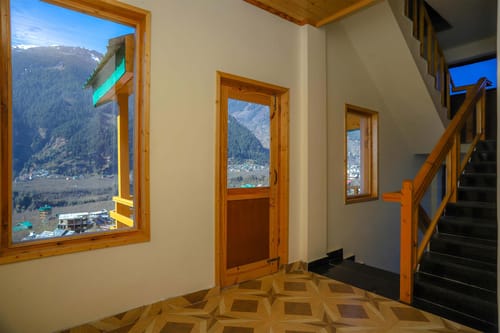 Stonehurst Cottage – 5 bedroom villa in Manali, Himachal Pradesh
