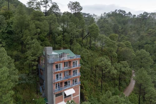 The Elmstone - Garkhal – 8 bedroom villa in Kasauli, Himachal Pradesh
