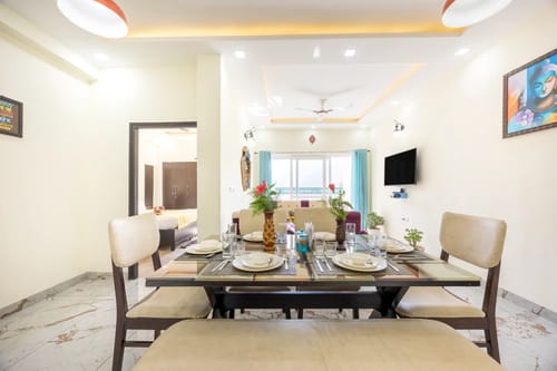 Kingdom Heartz | Elegant Pet-friendly 2-BHK Apartment With Balcony, Common Pool, Common Garden & Restaurant  – 2 bedroom villa in Nainital, Uttarakhand