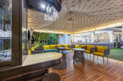 Kingdom Heartz |  Cosy Pet-friendly Studio Apartment With Balcony, Common Pool, Common Garden & Restaurant – 1 bedroom villa in Nainital, Uttarakhand