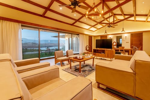 Nihira Farms w/ Lake View - Kamshet – 4 bedroom villa in Lonavala, Maharashtra
