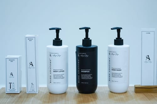 The Hive Cottage | Serene 9-Rooms Hillside Resort With Suites, Restaurant, & Outdoor Seating | Ample Parking