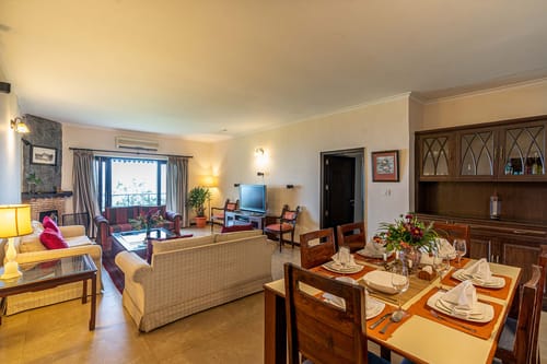 Horizon W/ Outdoor Pool – 4 bedroom villa in Kasauli, Himachal Pradesh