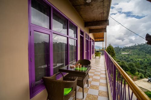 Adrushya | Cosy 1-Room Stay with Hill Views, Karaoke Lounge & Restaurant – 1 bedroom villa in Mukteshwar, Uttarakhand