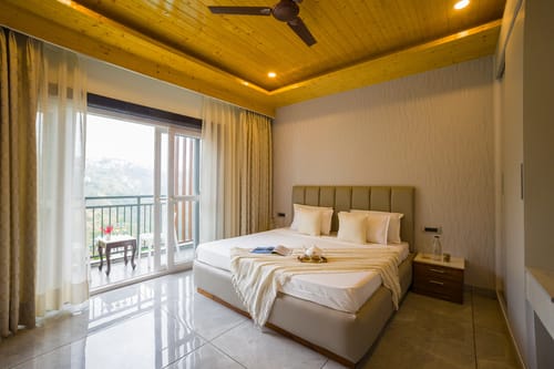 Cliff Vallis | Hill View 3-BHK Apartment with Balcony & Common Play Zone – 3 bedroom villa in Shimla, Himachal Pradesh