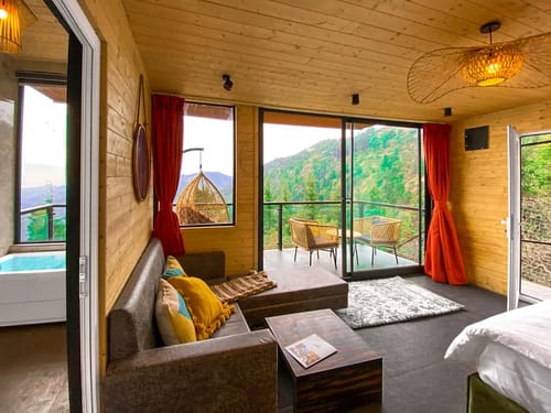 Retreat by The Kiana W/ Indoor Jacuzzi