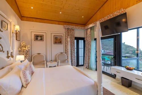 The English Country House | Elizabeth Lodge