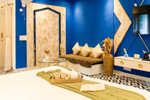 Crystal Farms | Pet-friendly 3-BHK Farmhouse with Private Pool, Bar, Garden & Elegant British Interiors | Close to Qutub Minar – 3 bedroom villa in Delhi NCR, Delhi