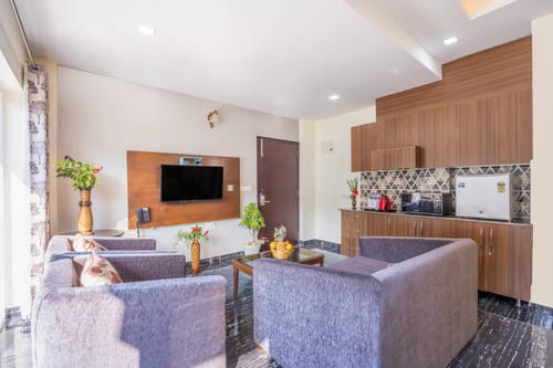 Kingdom Heartz |  Cosy Pet-friendly Studio Apartment With Balcony, Common Pool, Common Garden & Restaurant – 1 bedroom villa in Nainital, Uttarakhand