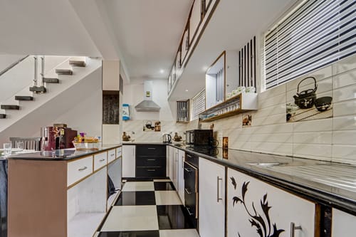 Heaven Hill View | Elegant 2-BHK Hill Retreat With Garden & Balcony – 2 bedroom villa in Ooty, Tamil Nadu
