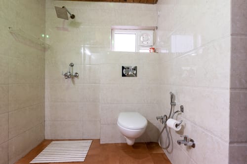 The Hive Cottage Corbett | 2 Room Suite In a Hillside Resort With Restaurant & Outdoor Seating | Ample Parking  – 2 bedroom villa in Nainital, Uttarakhand