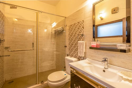 2 Rooms @ Villa Mountain Crest w/ Outdoor Pool – 2 bedroom villa in Kasauli, Himachal Pradesh