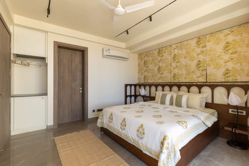 Thelma & Louise  W/ Outdoor Jacuzzi – 6 bedroom villa in Kasauli, Himachal Pradesh