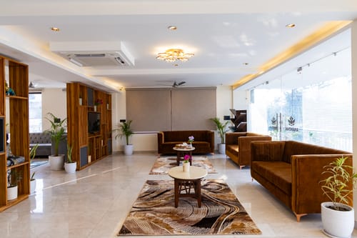 Anandam In The Himalayas Violet | Triple Sharing Suite With Restaurant, Lift & Lounge | Near Triveni Ghat – 2 bedroom villa in Rishikesh, Uttarakhand