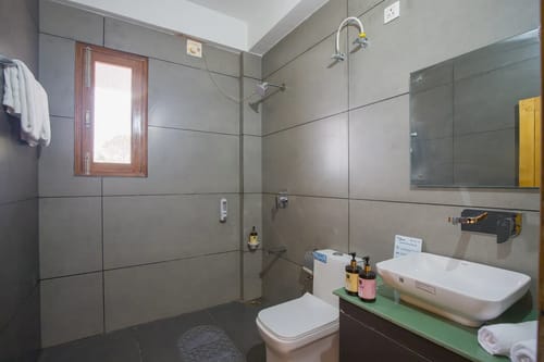 Querencia | Pet-friendly 5-BHK Villa With Sunset & Hill Views  – 5 bedroom villa in Kasauli, Himachal Pradesh