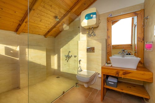 1 Room @ Daafi – 8 bedroom villa in Shimla, Himachal Pradesh