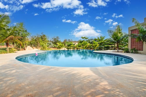 Urvi Regal Suite | Elegant Eco-friendly Retreat With Common Pool, Garden, Farm & Games Zone  – 1 bedroom villa in Bengaluru, Karnataka