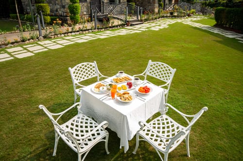 Granny’s Den | 1 Pet-friendly Artistic Hut With Shared Pool, Restaurant & Gazebo by the River – 1 bedroom villa in Dehradun, Uttarakhand
