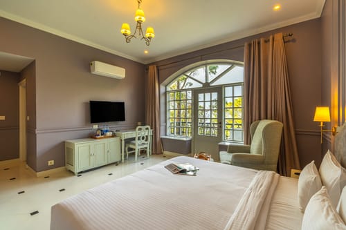 The Mansion - 8BHK – 8 bedroom villa in Kasauli, Himachal Pradesh