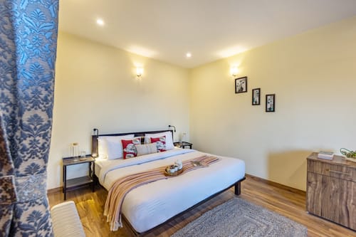 Silverstone | Hillside 6-BHK Getaway With Garden, Gaming Zone & Lounge Area