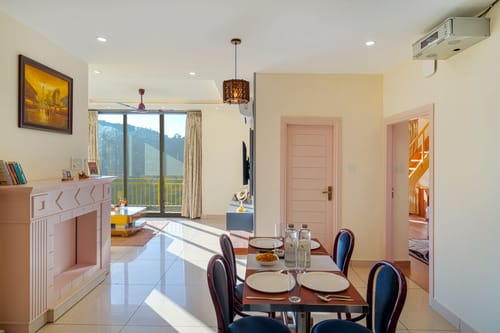 Hillshades Retreat | 6-BHK Villa With Sit-out Area, Private Pool, Restro, Game Zone, Panoramic Hill Views & a Lift – 6 bedroom villa in Kasauli, Himachal Pradesh