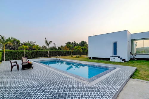 Amaltas | 4 BHK Countryside Hideaway With Pvt Pool, Lush Garden & 360 Aravalli Views