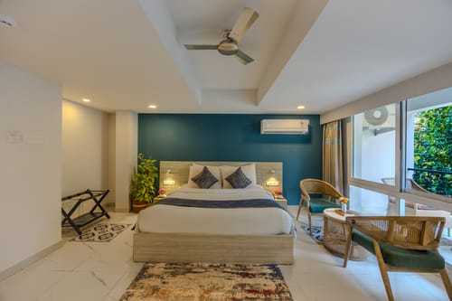 Goan Bliss Premium Room | Aesthetic Suite in a Boutique Resort with Pool, Dining, Library & Serene Tropical Setting – 1 bedroom villa in South Goa, Goa
