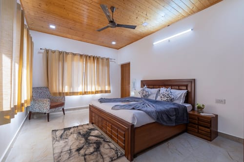 Vyasa | 3-BHK Cottage With Private Balcony & Hill Views | 5 mins From Mussoorie Lake – 3 bedroom villa in Mussoorie, Uttarakhand