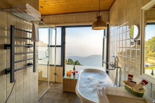 The English Country House | Elizabeth Lodge