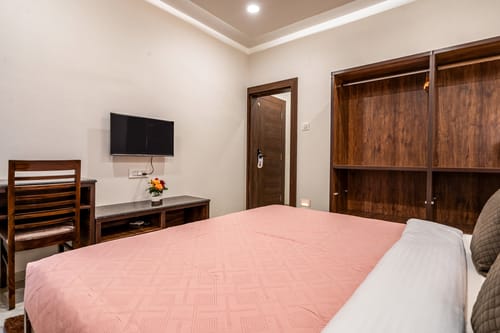 Serenity Skies Apartment – 5 bedroom villa in Nashik, Maharashtra