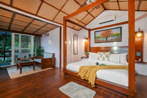 Waterfall Vista- Luxe Treehouse by "The Skydrift" – 1 bedroom villa in Mussoorie, Uttarakhand