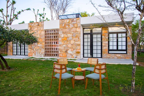 Nature 95 | 4-BHK Pet-friendly Farm With Private Pool, Study Nook & Lush Garden  – 4 bedroom villa in Jaipur, Rajasthan