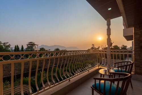 6 Rooms @ Ayurkutir Villa – 6 bedroom villa in Lonavala, Maharashtra