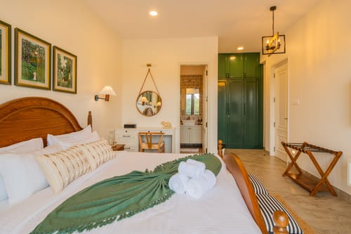 Villa Fleuve | 6-BHK Getaway By the River With Infinity Pool, Lift & Bar Lounge