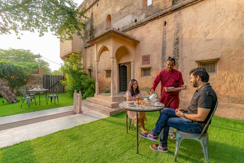 Khohar Haveli - Gurgaon W/ Breakfast Included