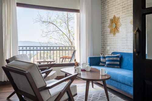 Pine Estate w/ Complimentary Breakfast – 6 bedroom villa in Shimla, Himachal Pradesh