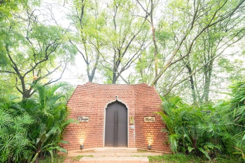 Tapovana Aroha | Pet-Friendly Boho Retreat with Luxury Tent, 2-BHK Villa , Moroccan-Style Pool, Firepit & Gardens – 3 bedroom villa in Bengaluru, Karnataka
