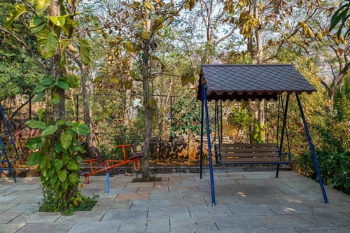 Elevated Suite Room 2 w/ Jacuzzi @ Ever Falls – 1 bedroom villa in Karjat, Maharashtra