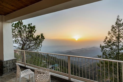 The Rustic Retreat – 4 bedroom villa in Kasauli, Himachal Pradesh