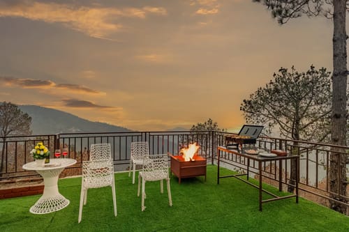 Querencia | Pet-friendly 5-BHK Villa With Sunset & Hill Views  – 5 bedroom villa in Kasauli, Himachal Pradesh