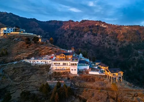Wooden chalet @ Soul Stories ( 4 BH Luxury Villa ) – 4 bedroom villa in Mussoorie, Uttarakhand